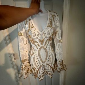 xs but slightly big fit as a small